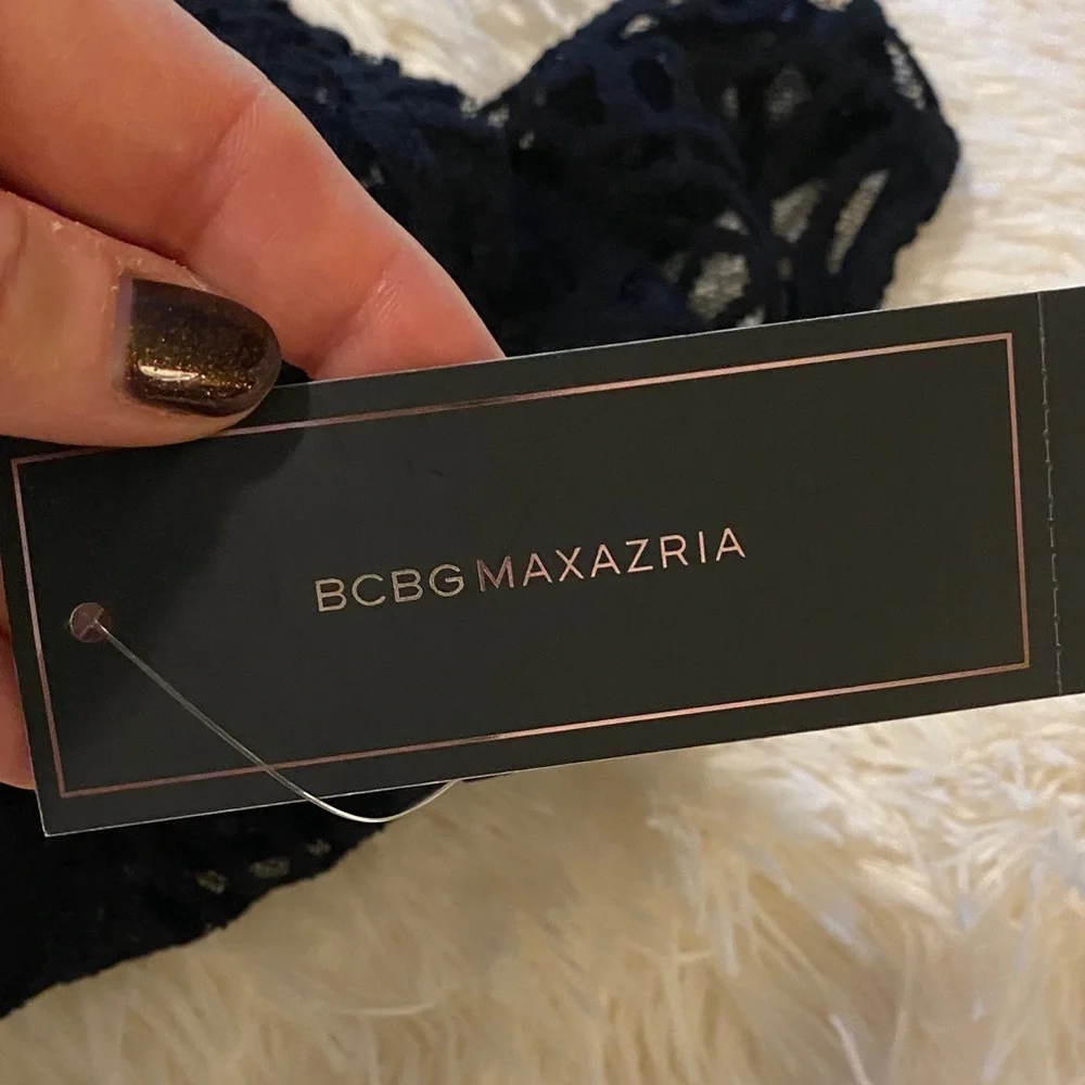 BCBGMaxAzria Black Patterned Lace Top. NWT size Medium. - Picture 9 of 10